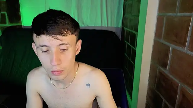 purepleasure777 online show from December 17, 11:33 pm