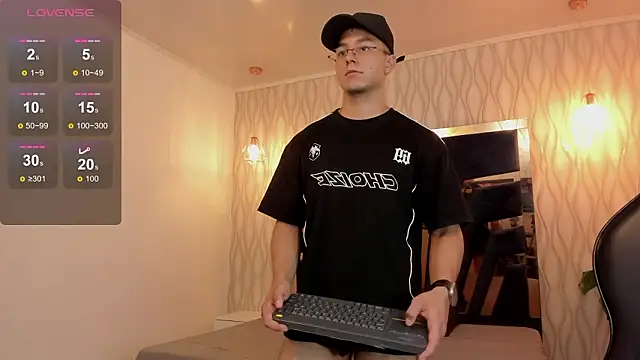 Noah Clarkk online show from February 25, 5:58 pm