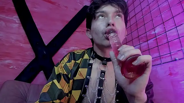 Eliot X online show from January 18, 7:49 pm