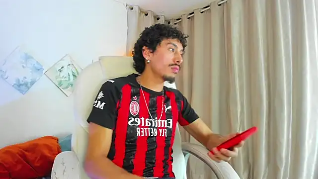 nicopapi  online show from February 3, 8:25 pm