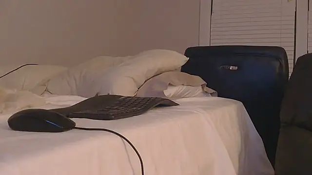 SissyJosh online show from June 6, 8:53 am