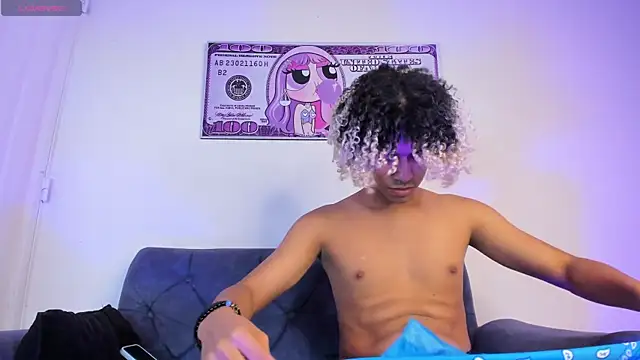 Victor LatinBoy online show from April 19, 11:31 am