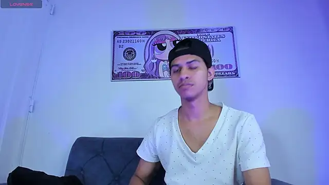 Victor LatinBoy online show from April 25, 12:41 pm