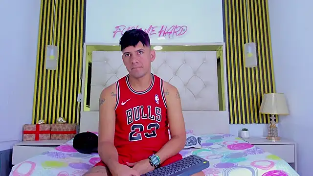 Sweet kevin1 online show from January 8, 6:18 am