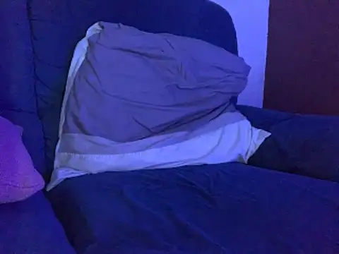 CokeinFr online show from April 11, 8:01 pm