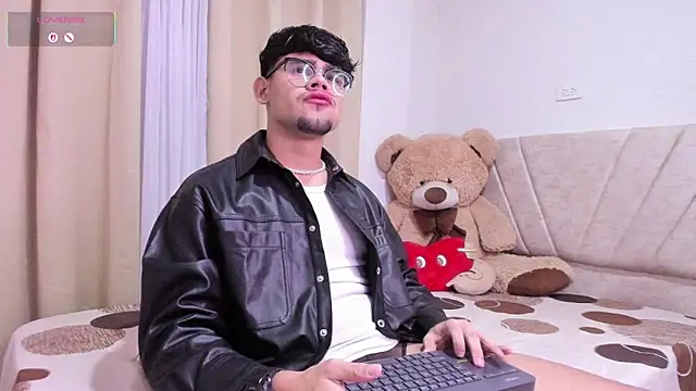 isaac saenzs online show from February 5, 12:34 pm