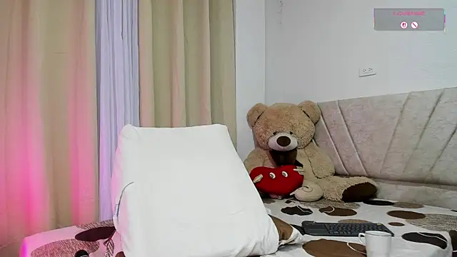 isaac saenzs online show from February 8, 12:32 pm