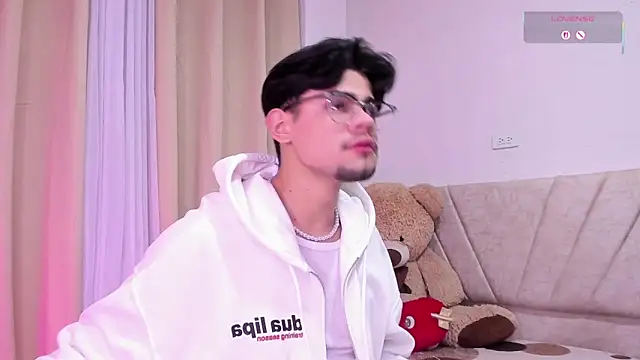 isaac saenzs online show from February 16, 8:07 pm