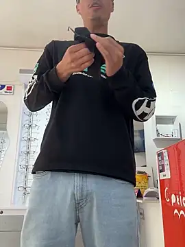 Latin Paisa Boy online show from April 26, 7:32 pm