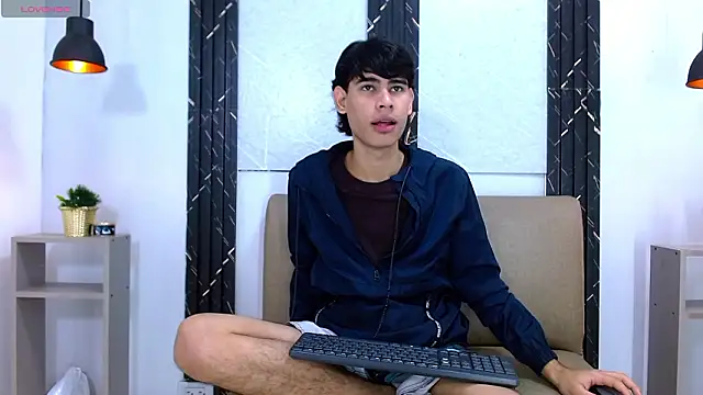 KevinBrooks  online show from February 18, 2:26 pm