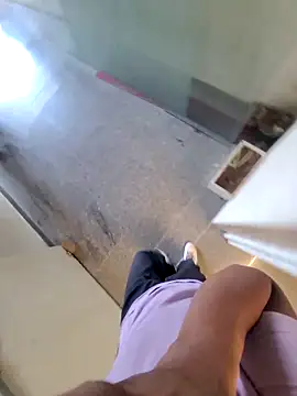 jerryrooh69 online show from April 28, 7:24 am