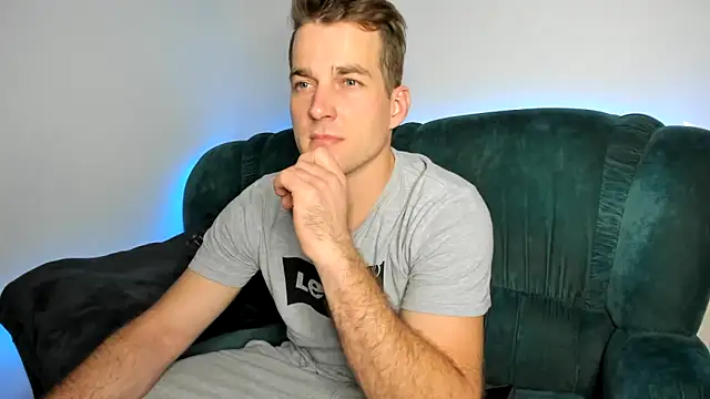 OskarGradient online show from February 13, 9:20 pm