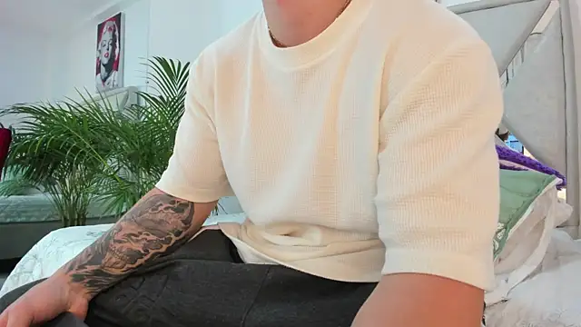 Liam saint online show from March 20, 12:20 pm