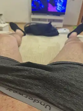 SamuelH59892 online show from March 16, 5:39 pm