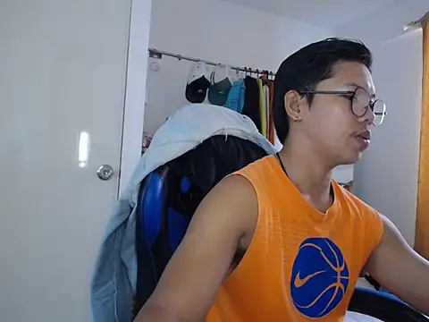 holly oreo online show from June 23, 11:18 pm