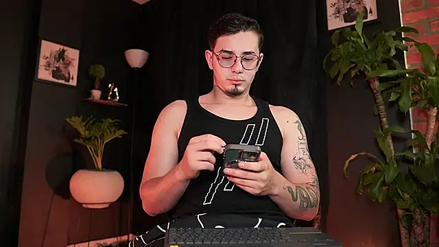 Leo Valmore online show from February 3, 12:41 am