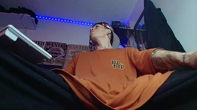 Anhony Muscle online show from March 12, 8:27 pm