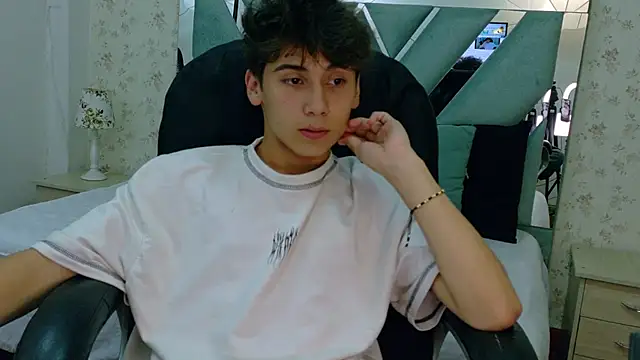 Liam Noxx online show from February 11, 9:20 pm