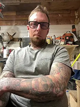 WIDBIGWHITECOCK online show from January 16, 5:21 am