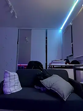 xlatin0 online show from March 15, 11:22 pm