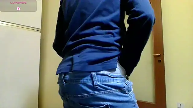 Ele7b5 online show from April 16, 10:12 pm