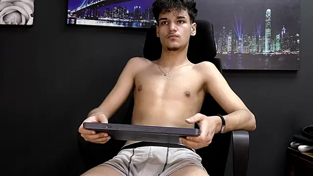 KevinnSpice online show from February 6, 8:06 pm