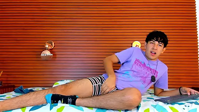 PeakkTwiins online show from February 25, 11:22 am