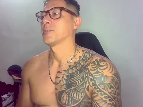 Hades Rom online show from January 8, 8:25 pm