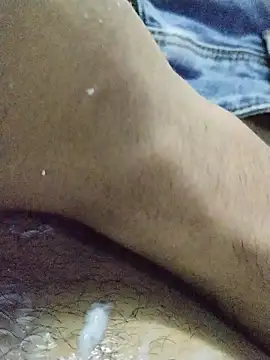 AlejandreBy online show from May 9, 5:19 am