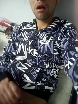 AlejandreBy online show from February 3, 4:10 am