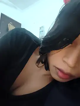 queenofheart02 online show from January 9, 5:45 am