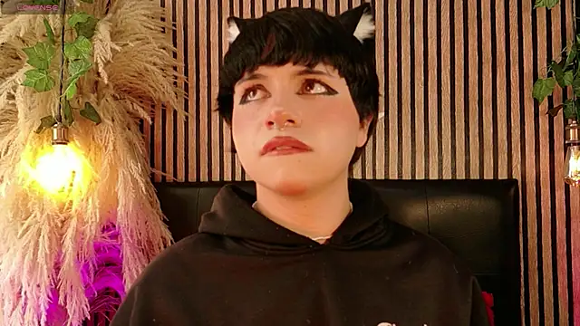 Hiddenhotcake online show from April 9, 7:20 pm