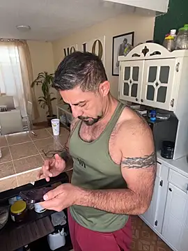 wolfbucker online show from April 1, 4:15 pm