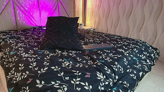 Thebigtwinkk online show from January 8, 9:42 pm