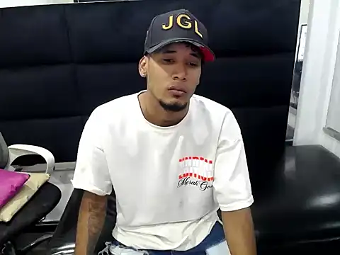 Athleticluck1 online show from January 13, 8:02 pm