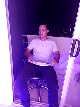 studentdeivy  online show from April 5, 1:14 am