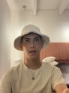 Iamcami  online show from March 15, 7:42 pm