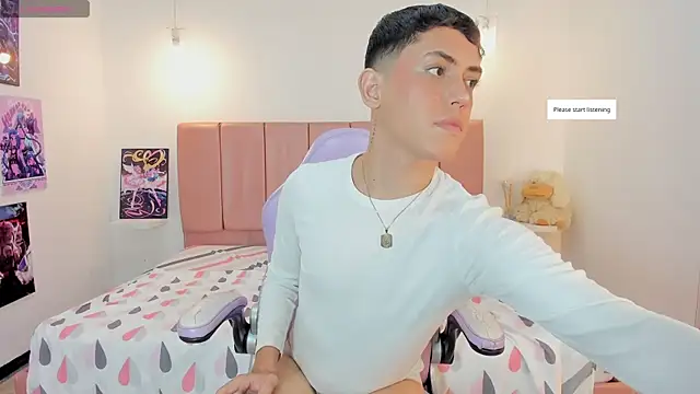 Iamcami  online show from April 15, 8:53 pm