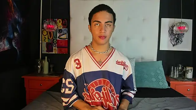 Andyy07  online show from January 18, 3:41 am