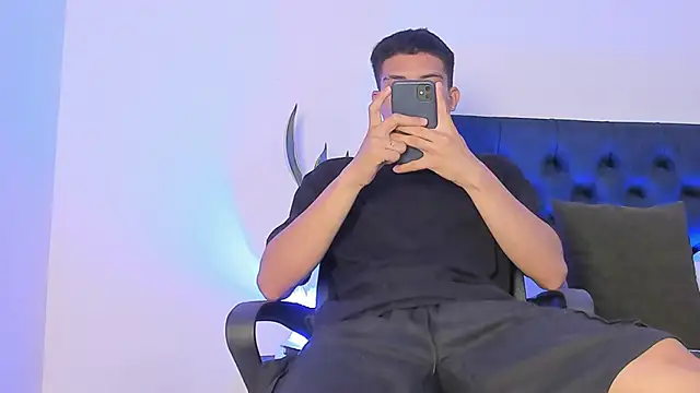 Marcus Moreno online show from March 11, 9:22 pm