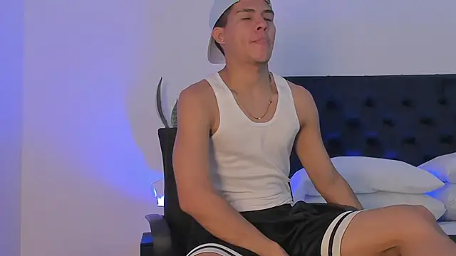 Marcus Moreno online show from March 17, 8:55 pm