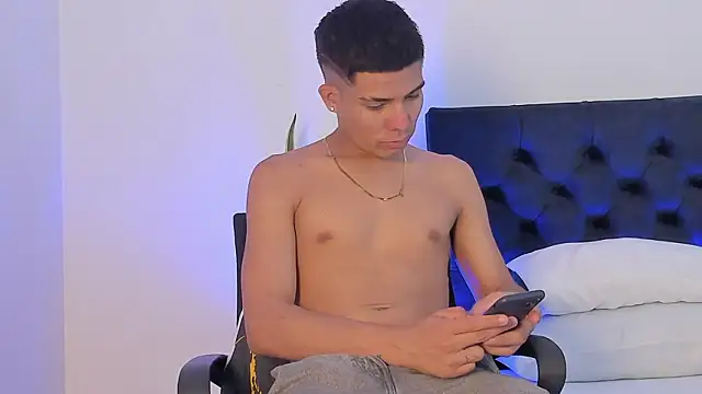 Marcus Moreno online show from March 19, 8:01 pm