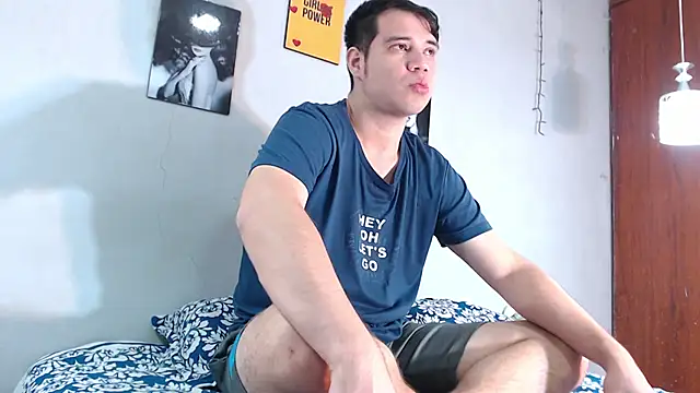 queen night19 online show from February 3, 11:59 am