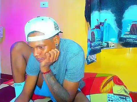 aunstin mohamme online show from April 27, 3:25 am