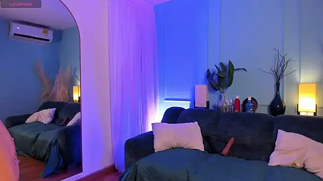 Nicki Ripperton online show from April 24, 4:15 am