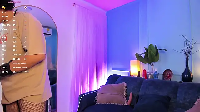 Nicki Ripperton online show from April 26, 4:43 am