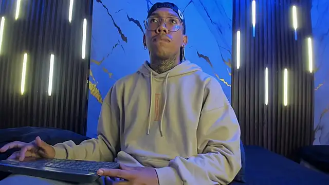 ThiagoBerry online show from February 16, 12:47 pm