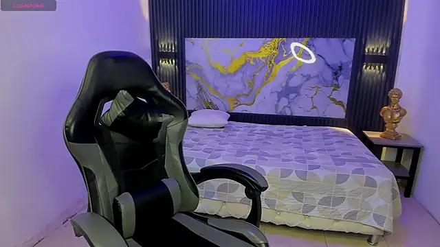 Dark Desiree18 online show from March 30, 12:50 pm