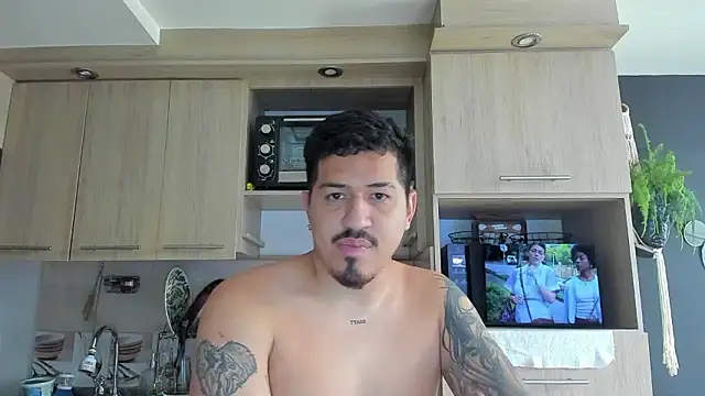 Aaaronwill1568 online show from January 10, 9:30 pm