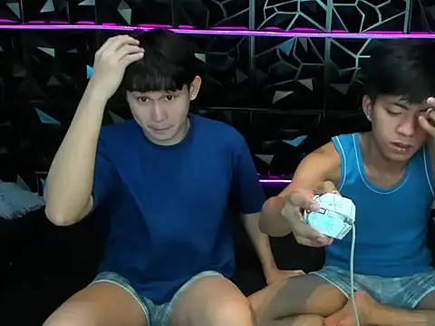 davincihugecock online show from March 16, 5:28 pm